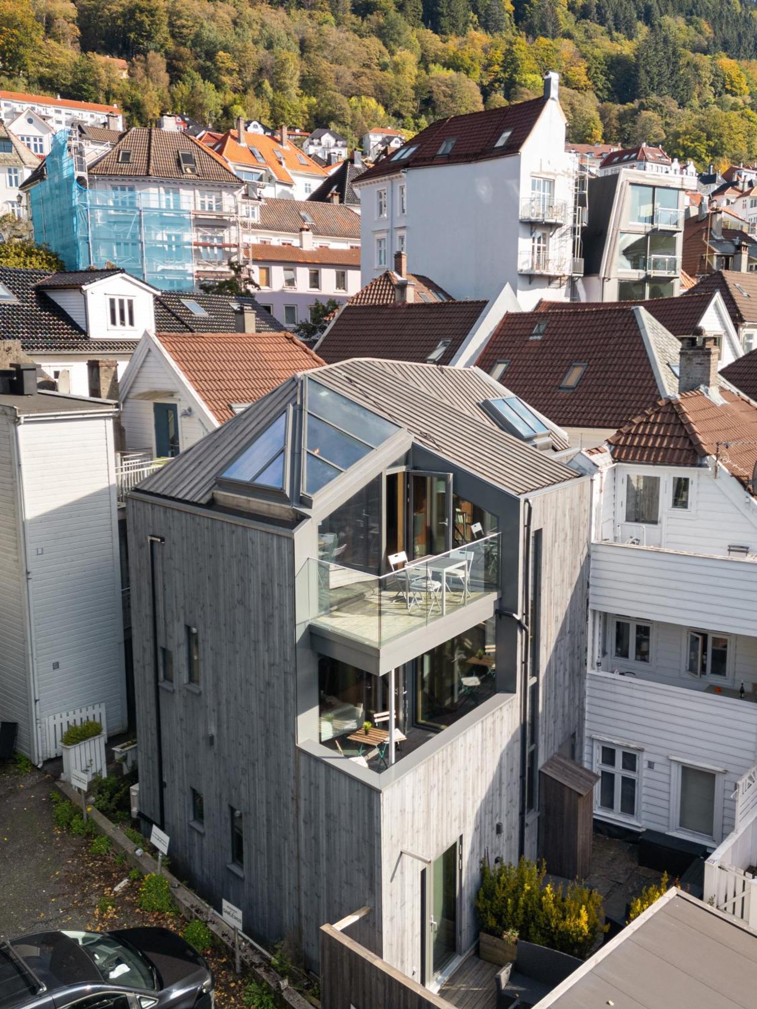 Architectural I Private Balcony I New 2021 Lejlighed *